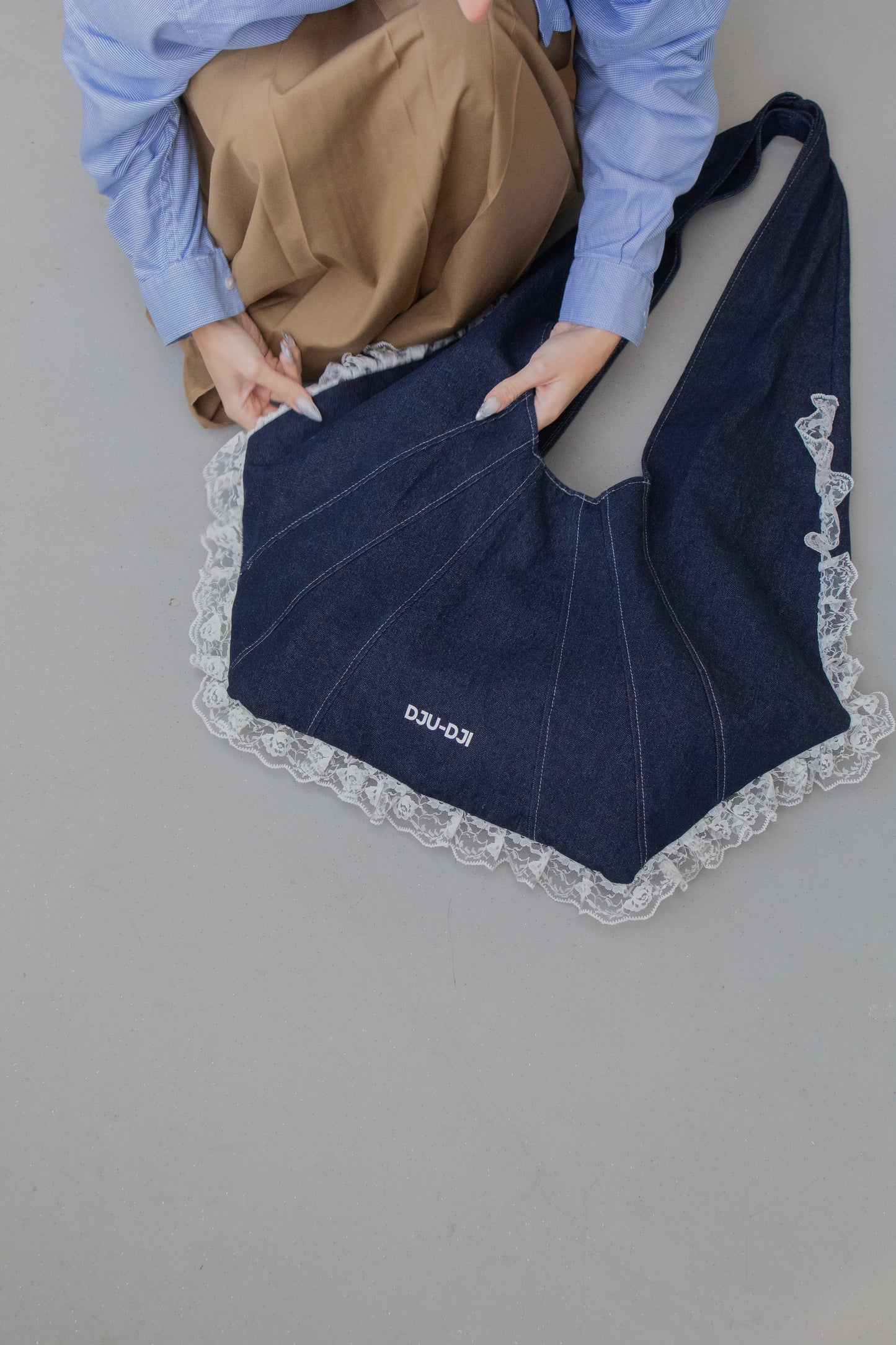 THE CREATIVE MUSE BAG JEAN