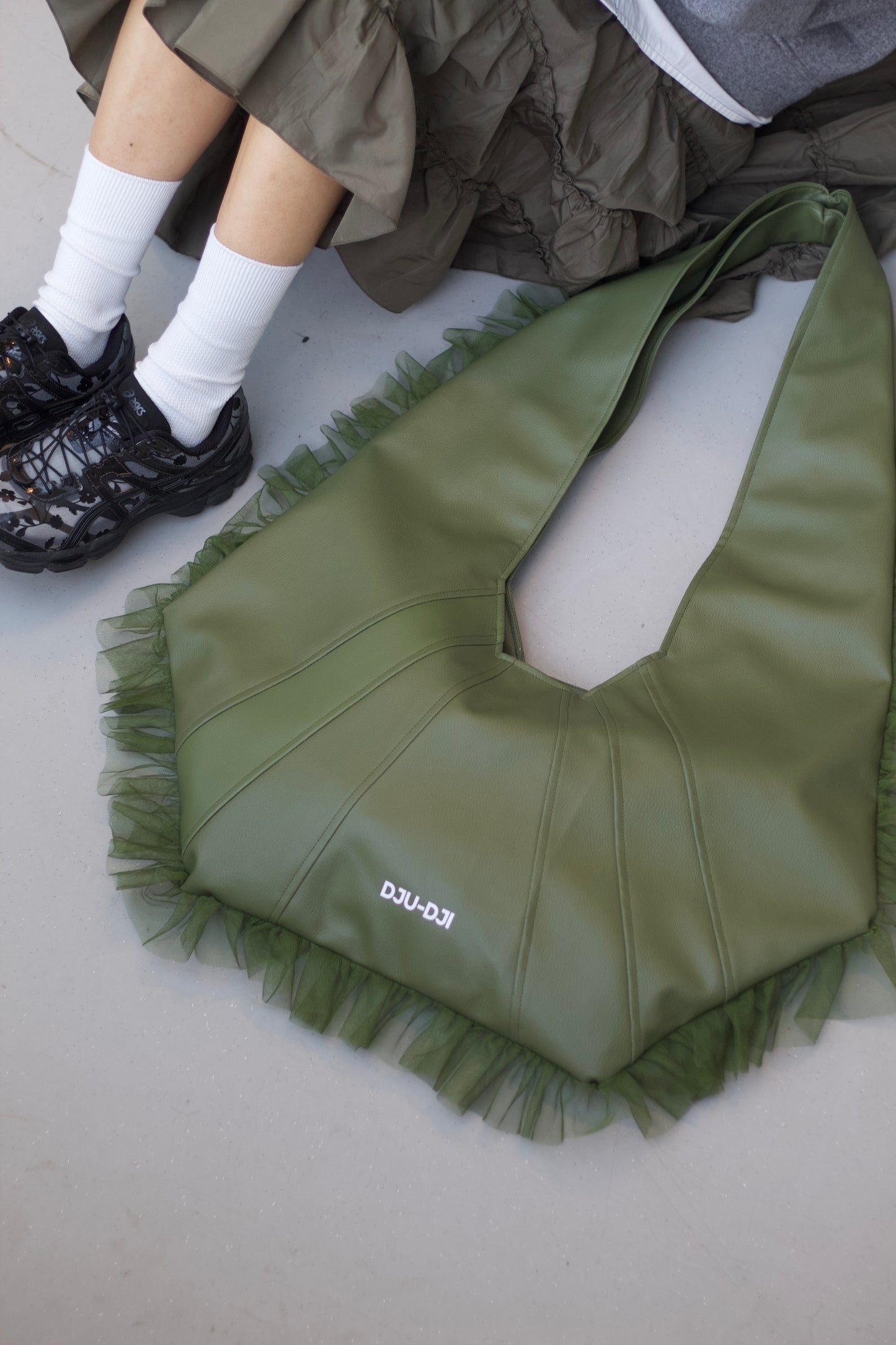 THE CREATIVE MUSE BAG OLIVE